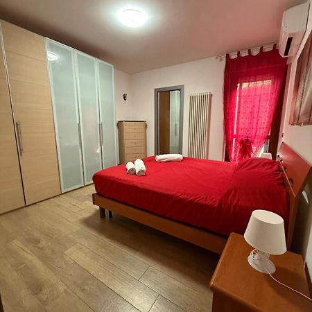 Caserma Guelfa - Casa Vacanza Chiarina San Benedetto del Tronto Bagian luar foto