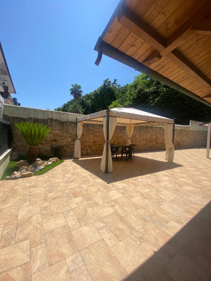 Caserma Guelfa - Casa Vacanza Chiarina San Benedetto del Tronto Bagian luar foto