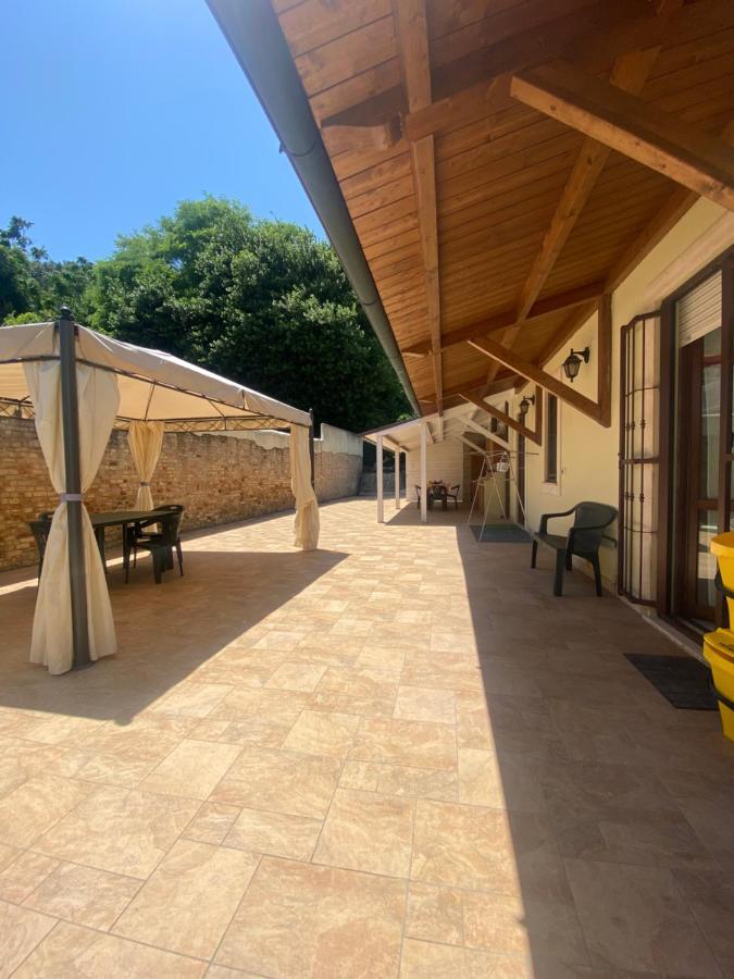 Caserma Guelfa - Casa Vacanza Chiarina San Benedetto del Tronto Bagian luar foto