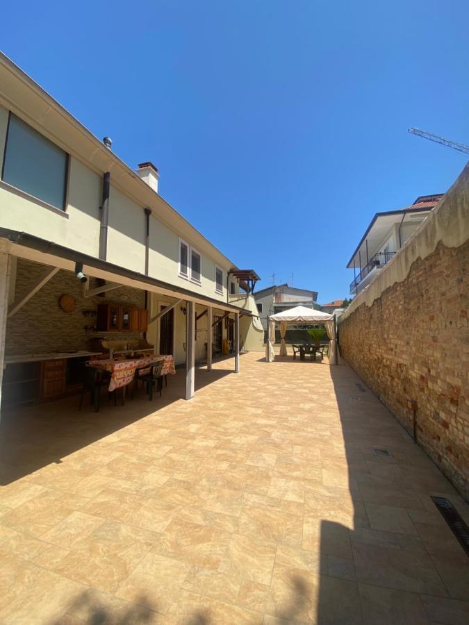Caserma Guelfa - Casa Vacanza Chiarina San Benedetto del Tronto Bagian luar foto