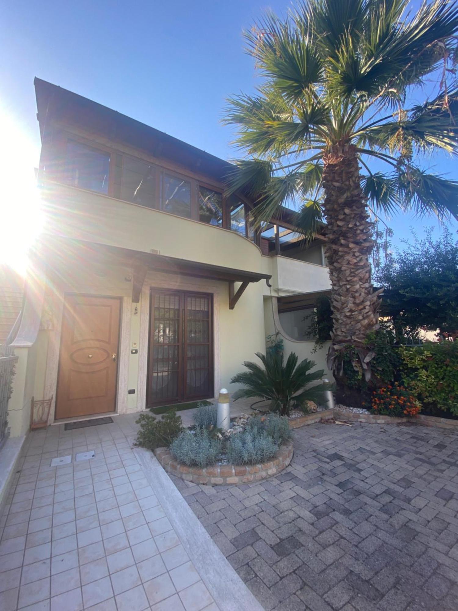 Caserma Guelfa - Casa Vacanza Chiarina San Benedetto del Tronto Bagian luar foto