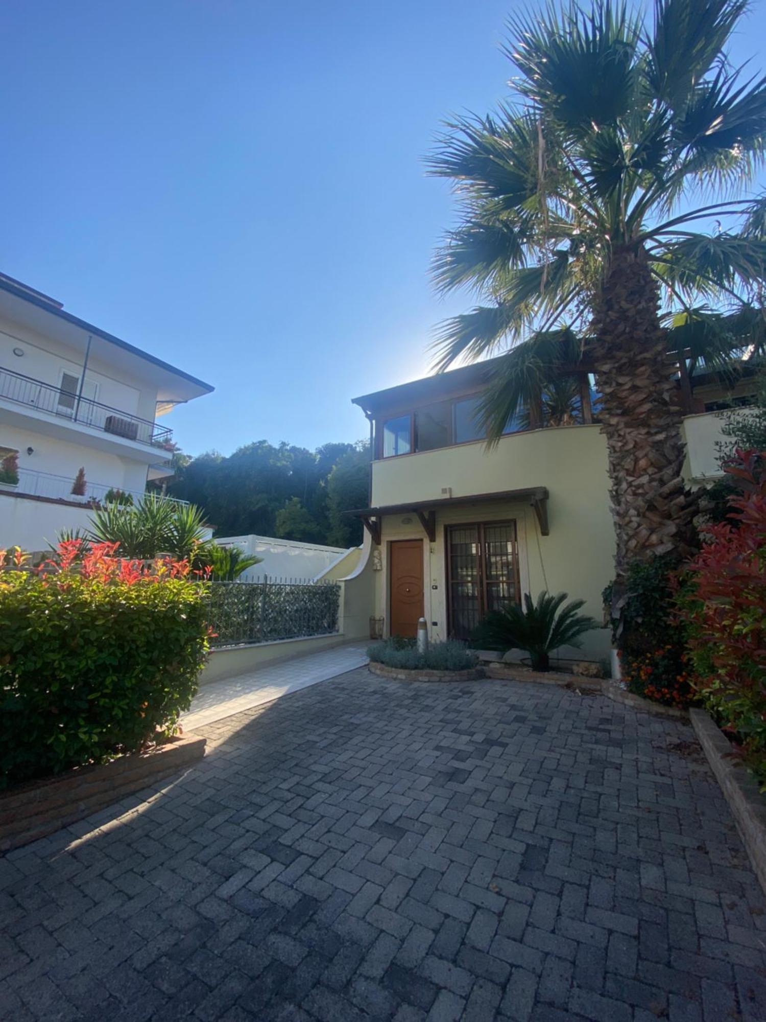 Caserma Guelfa - Casa Vacanza Chiarina San Benedetto del Tronto Bagian luar foto